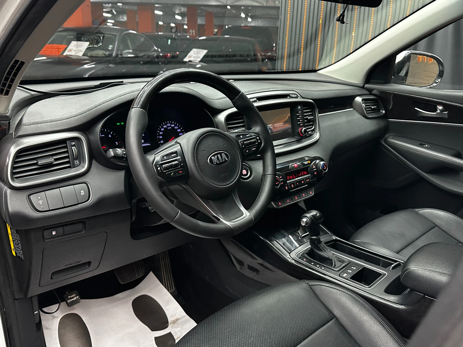 Kia Sorento 2.2d 202 к.с./от КОРЕЯ, снимка 7 - Автомобили и джипове - 56705362