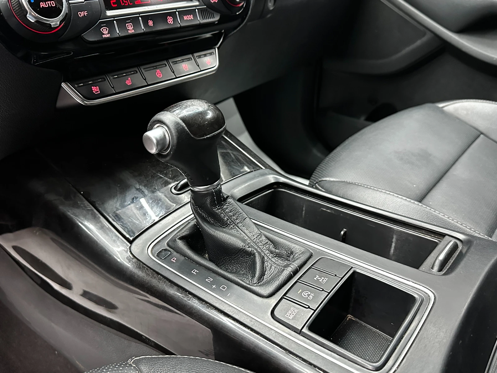 Kia Sorento 2.2d 202 к.с./от КОРЕЯ, снимка 10 - Автомобили и джипове - 56705362