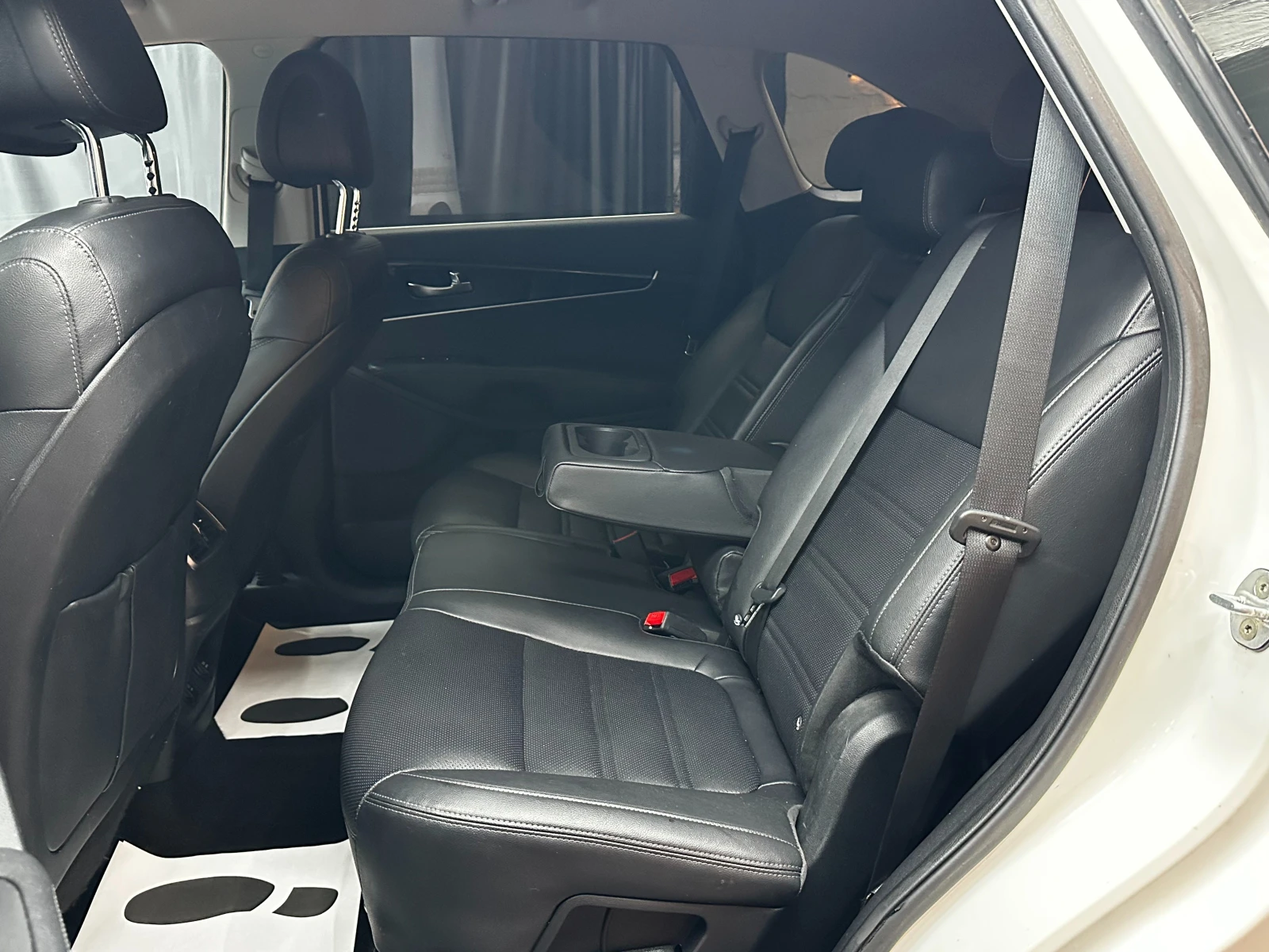 Kia Sorento 2.2d 202 к.с./от КОРЕЯ, снимка 8 - Автомобили и джипове - 56705362