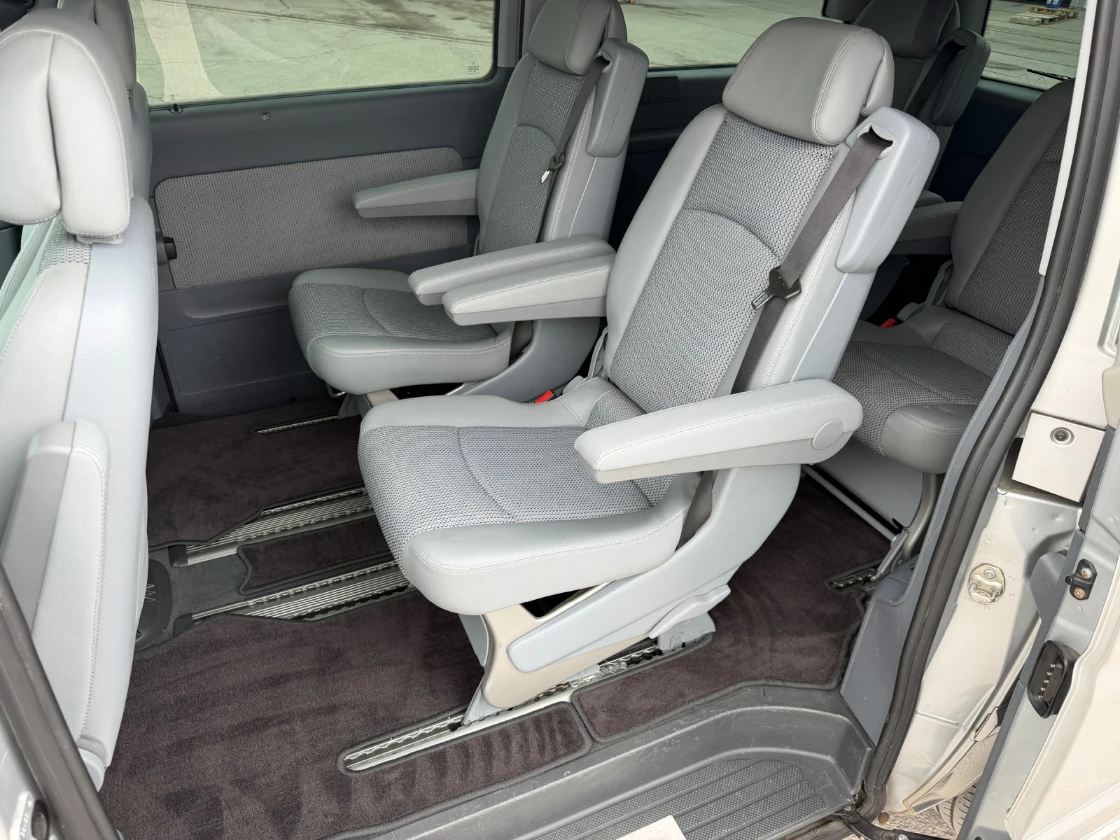 Mercedes-Benz Viano 3.0 CDI Швейцария, снимка 13 - Бусове и автобуси - 53979525