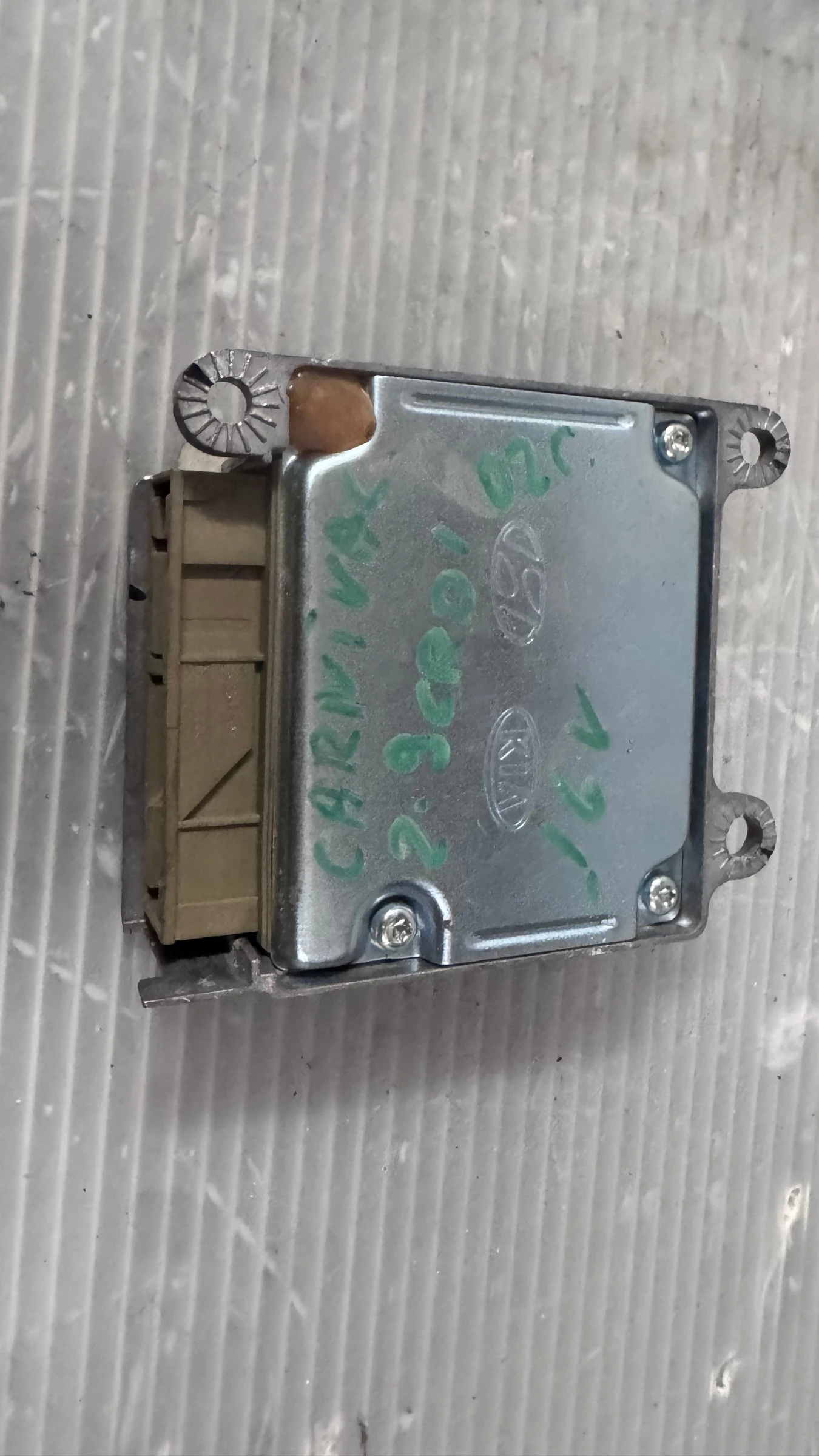 Airbag  /  /  a Kia Carnival - 0K54B677F0A | Mobile.bg   2