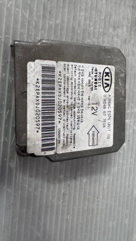     Airbag  /  /  a Kia Carnival - 0K54B677F0A