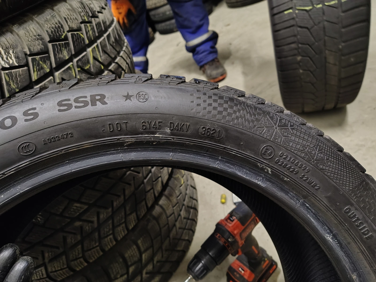 Гуми Зимни 225/45R18, снимка 7 - Гуми и джанти - 55835256