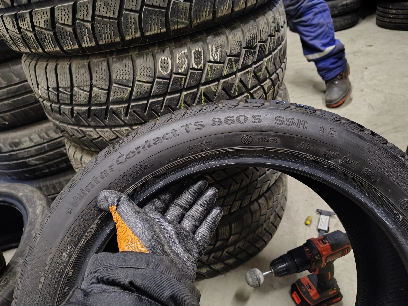 Гуми Зимни 225/45R18, снимка 6 - Гуми и джанти - 55835256