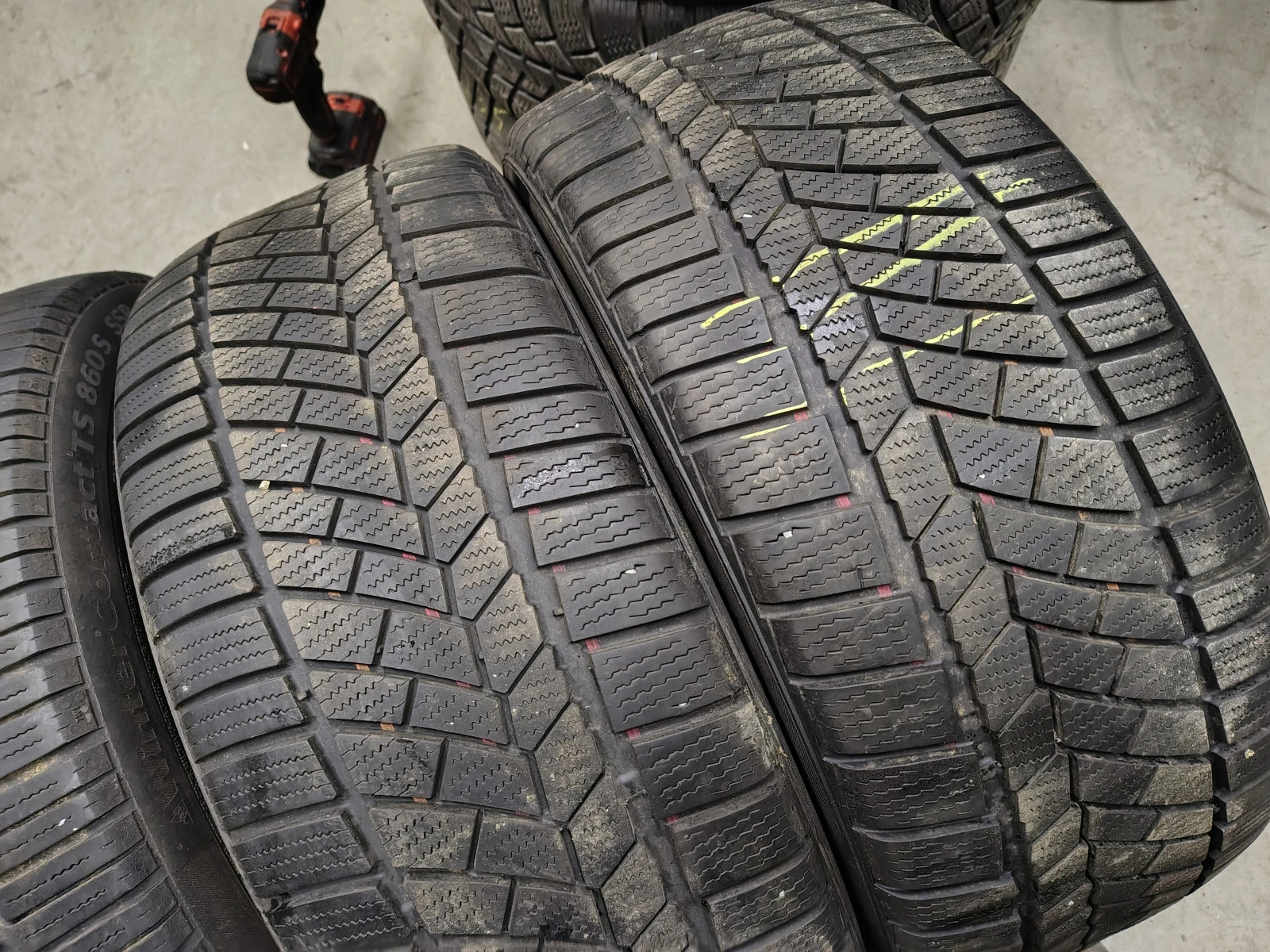 Гуми Зимни 225/45R18, снимка 4 - Гуми и джанти - 55835256