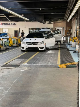 Mercedes-Benz C 63 AMG * АВТОКРЕДИТ БЕЗ ПЪРВОНАЧАЛНА ВНОСКА*  | Auto.bg — изображение 3