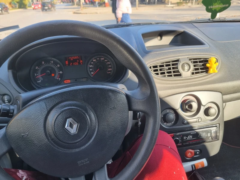 Renault Clio 1.2, снимка 4 - Автомобили и джипове - 48062665