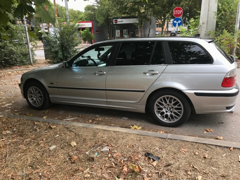 BMW 320 320 i, снимка 3 - Автомобили и джипове - 48411038