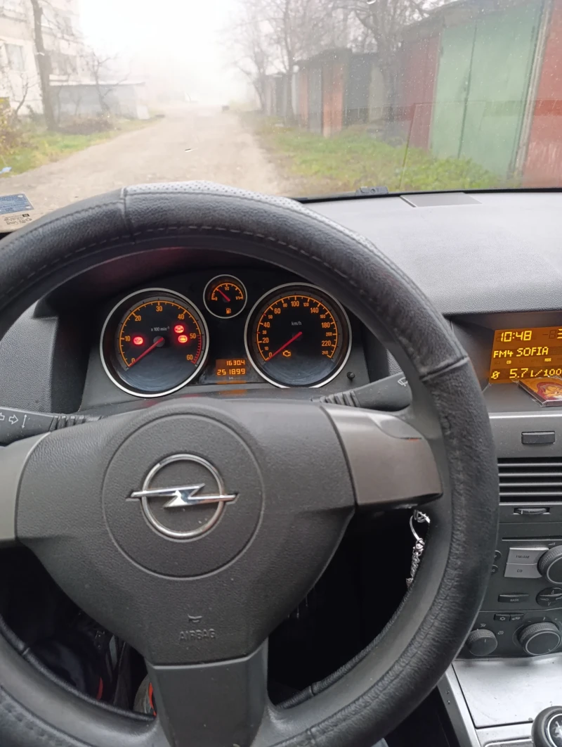 Opel Astra H, снимка 6 - Автомобили и джипове - 48653858