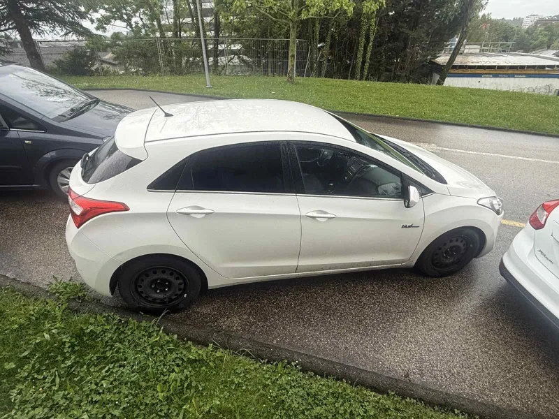 Hyundai I30 1.6DIESEL, снимка 10 - Автомобили и джипове - 50398965