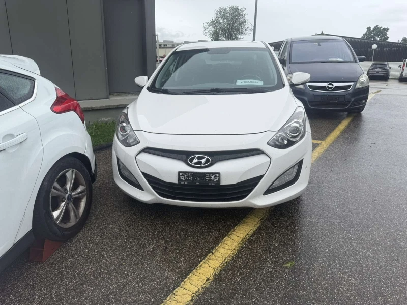 Hyundai I30 1.6DIESEL, снимка 9 - Автомобили и джипове - 50398965