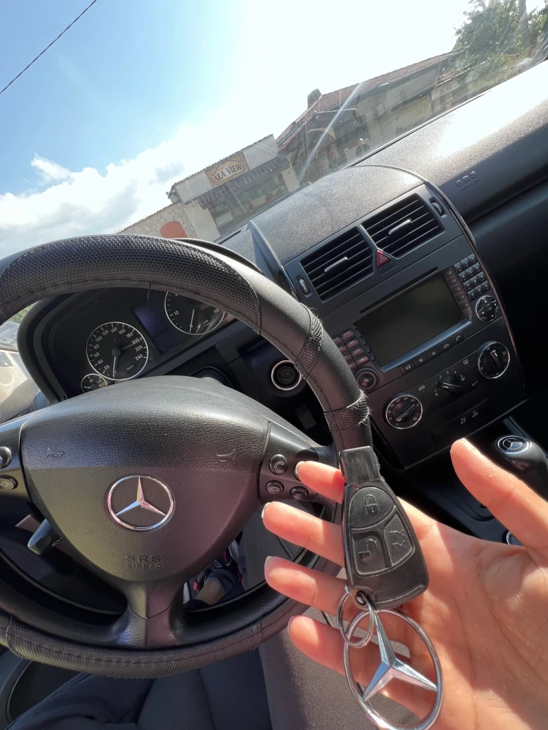 Mercedes-Benz A 180, снимка 4 - Автомобили и джипове - 52401775