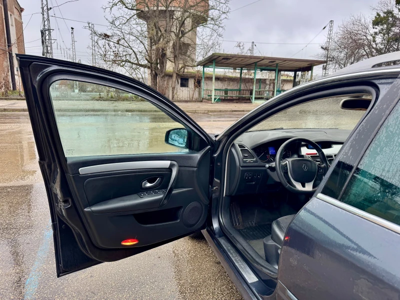 Renault Laguna 2.0 dci, снимка 8 - Автомобили и джипове - 52890902