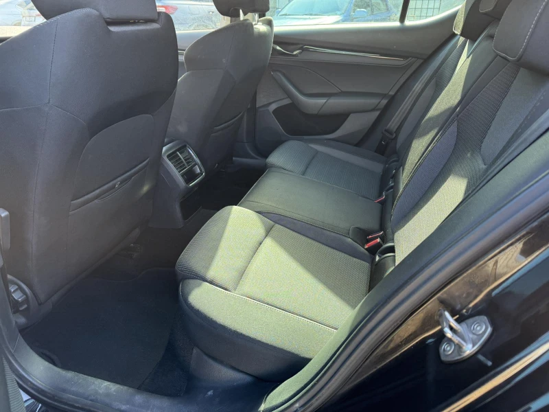 Skoda Octavia AMBITION 2, 0 TDI 110, 00 kW 7-степенна автоматичн, снимка 8 - Автомобили и джипове - 53258344