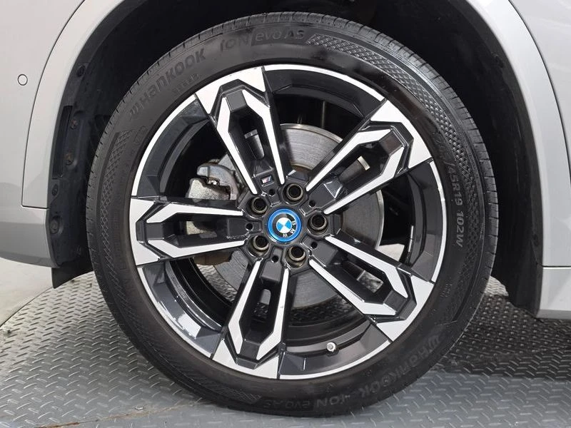BMW iX1 M-Sport/xDrive30/МАСАЖ/HarmanKardon, снимка 5 - Автомобили и джипове - 55873845