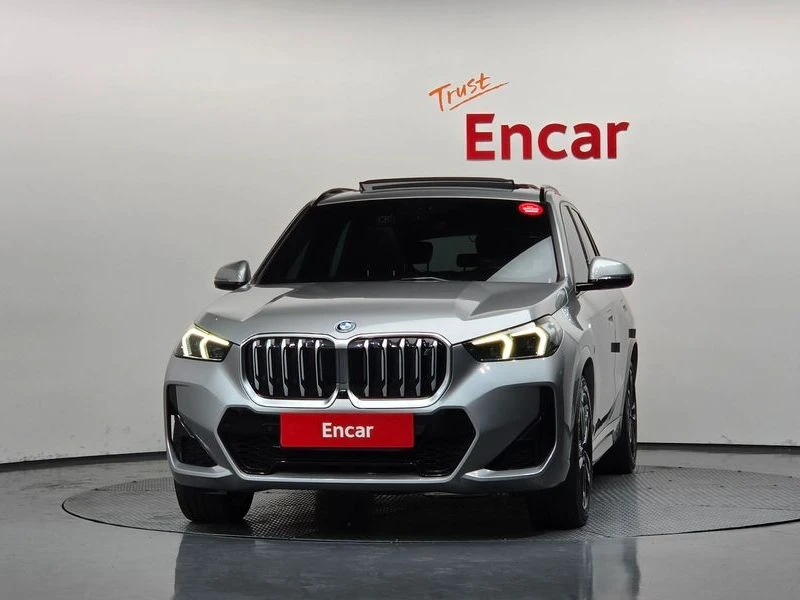 BMW iX1 M-Sport/xDrive30/МАСАЖ/HarmanKardon, снимка 3 - Автомобили и джипове - 55873845