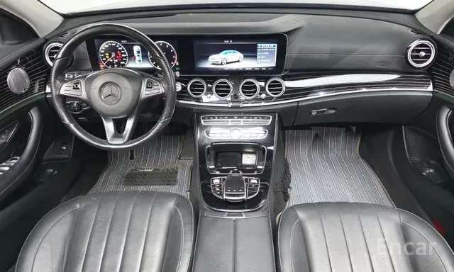 Mercedes-Benz E 400 4MATIC *  EXCLUSIVE * BURMESTER * HEAD UP * ОБДУХ , снимка 6 - Автомобили и джипове - 56179896