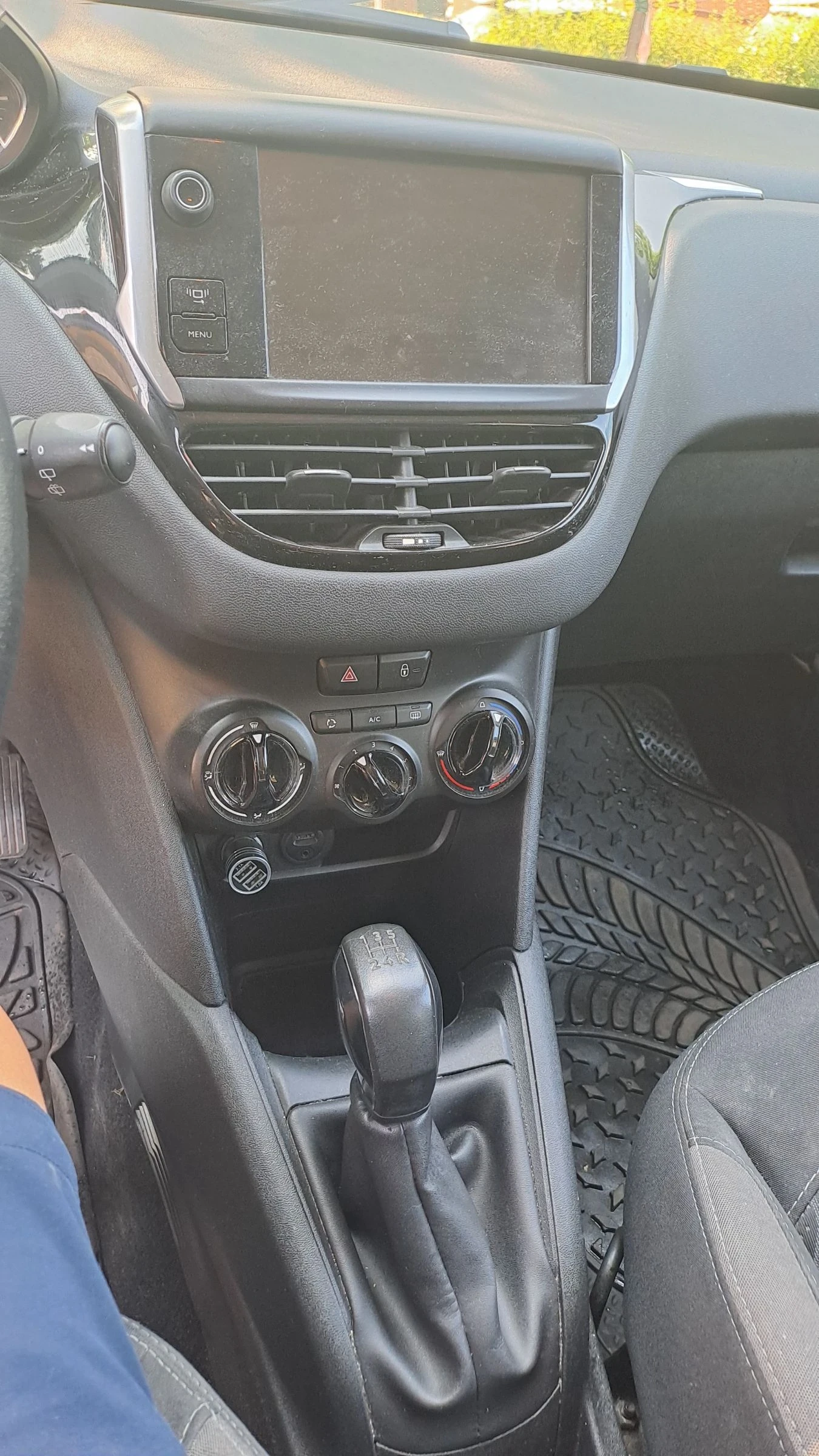 Peugeot 208  - изображение 8