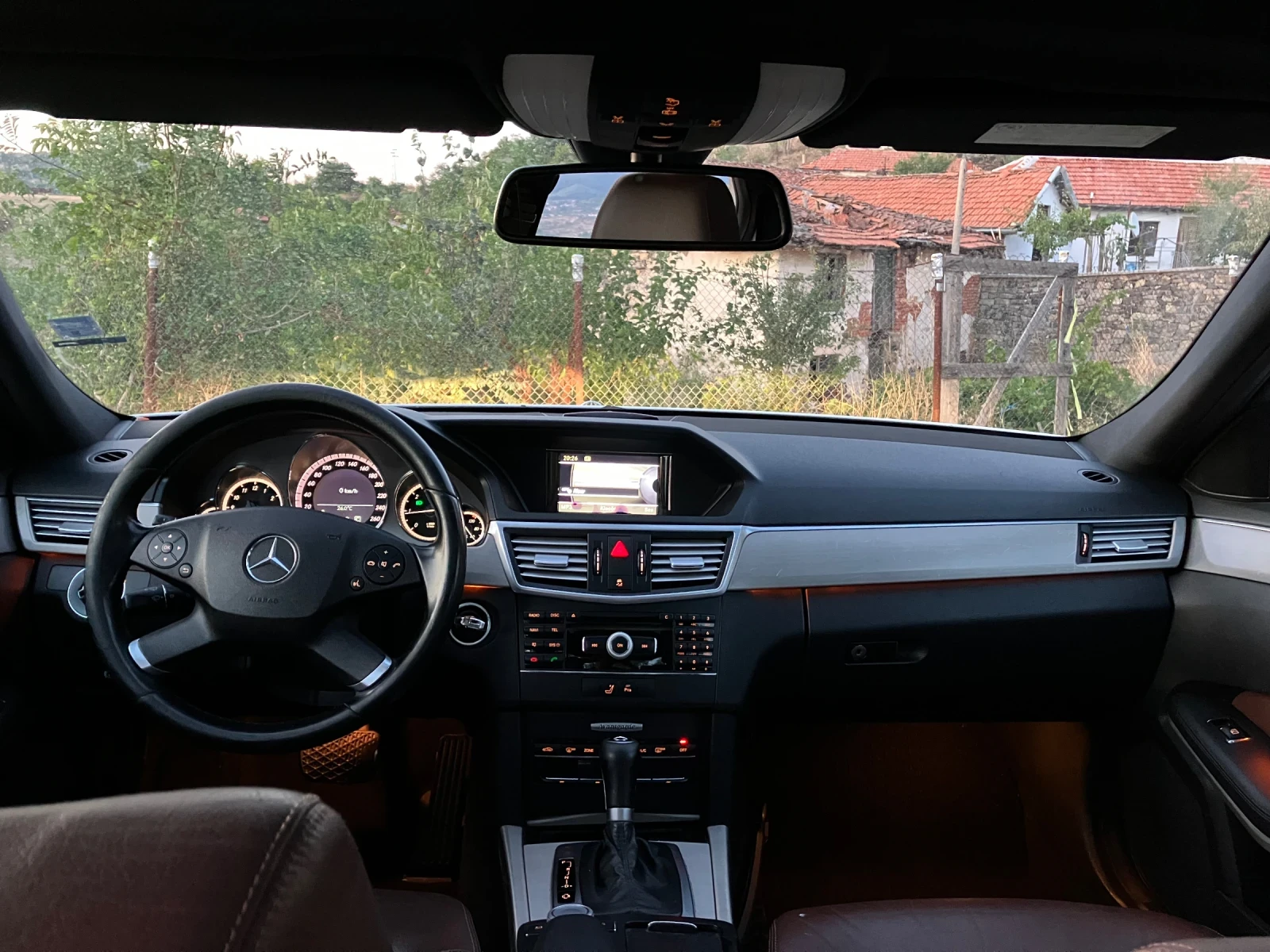 Mercedes-Benz E 220  - изображение 9