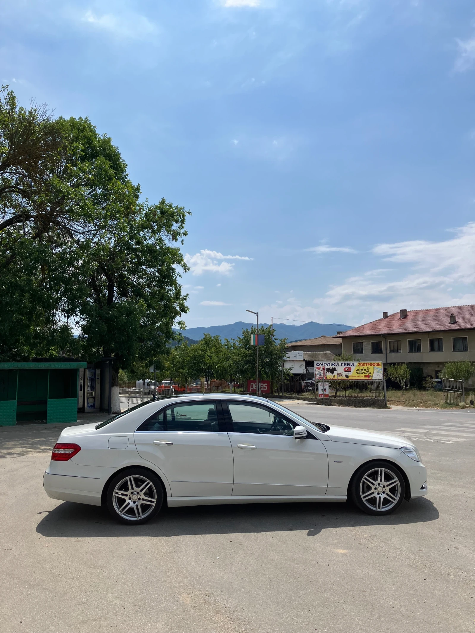 Mercedes-Benz E 220  - изображение 6