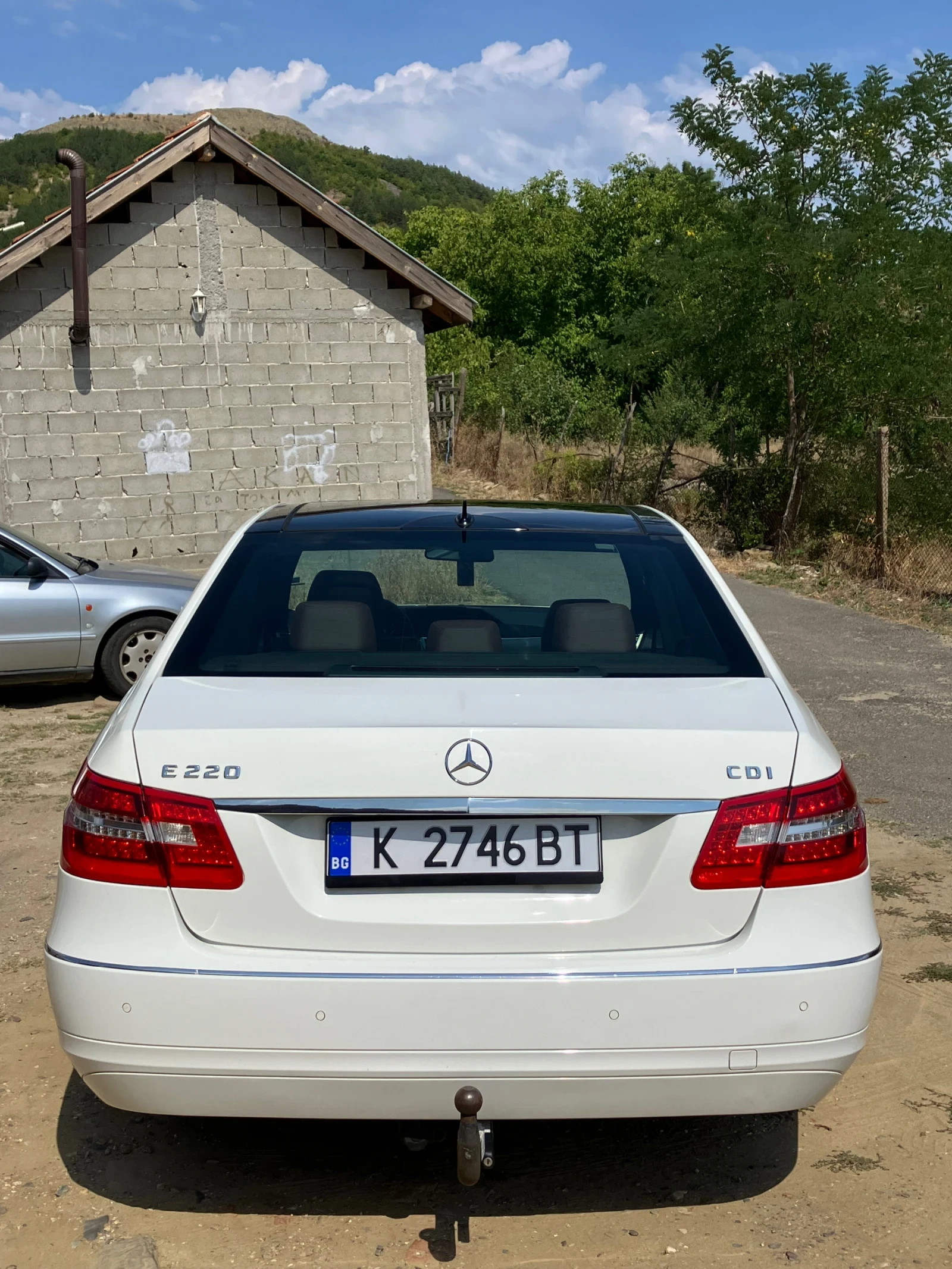 Mercedes-Benz E 220  - изображение 4