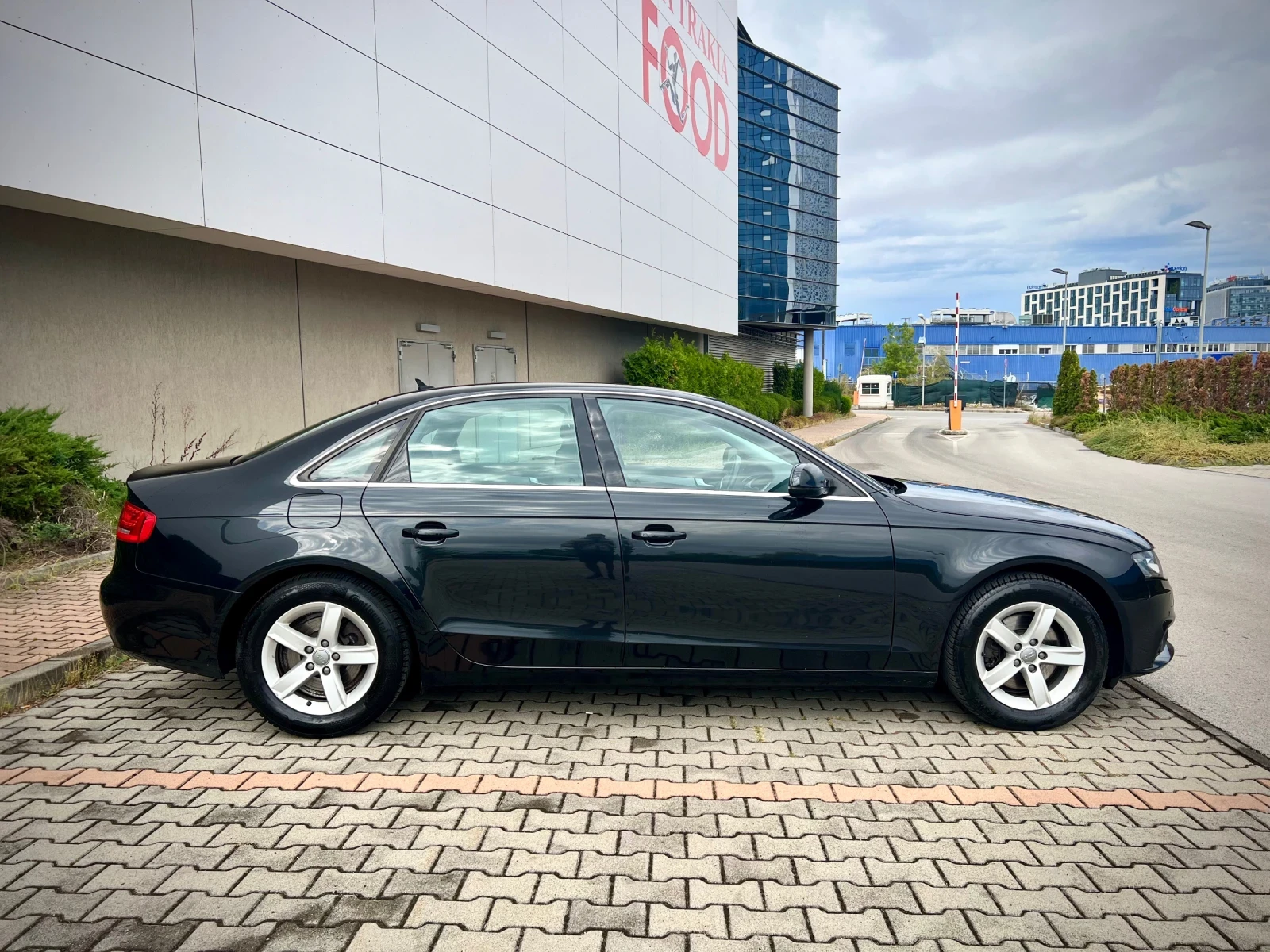 Audi A4 2.0TDi-Лизнг през Уникредит по 290лв на месец - изображение 5