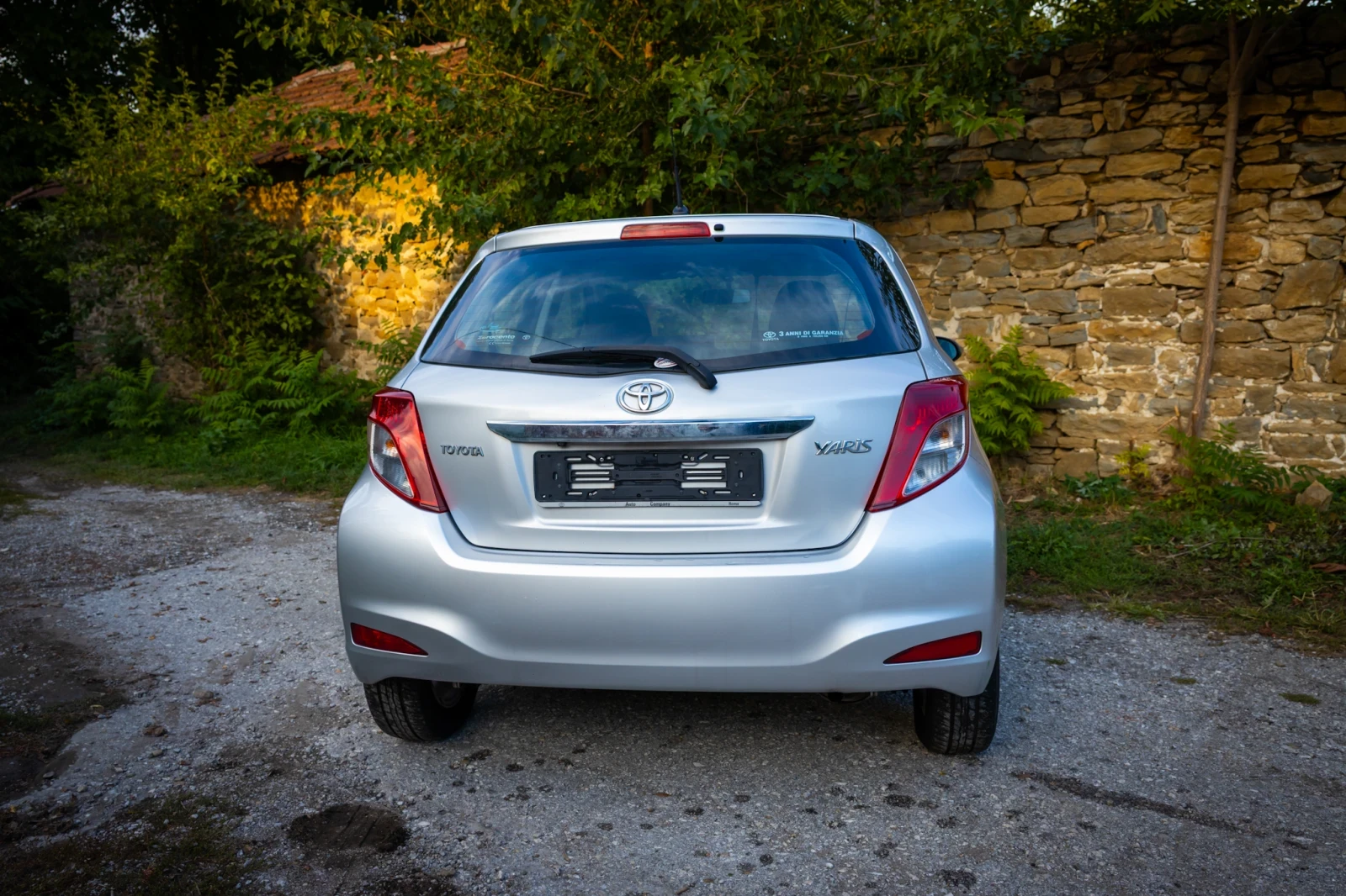 Toyota Yaris  - изображение 6