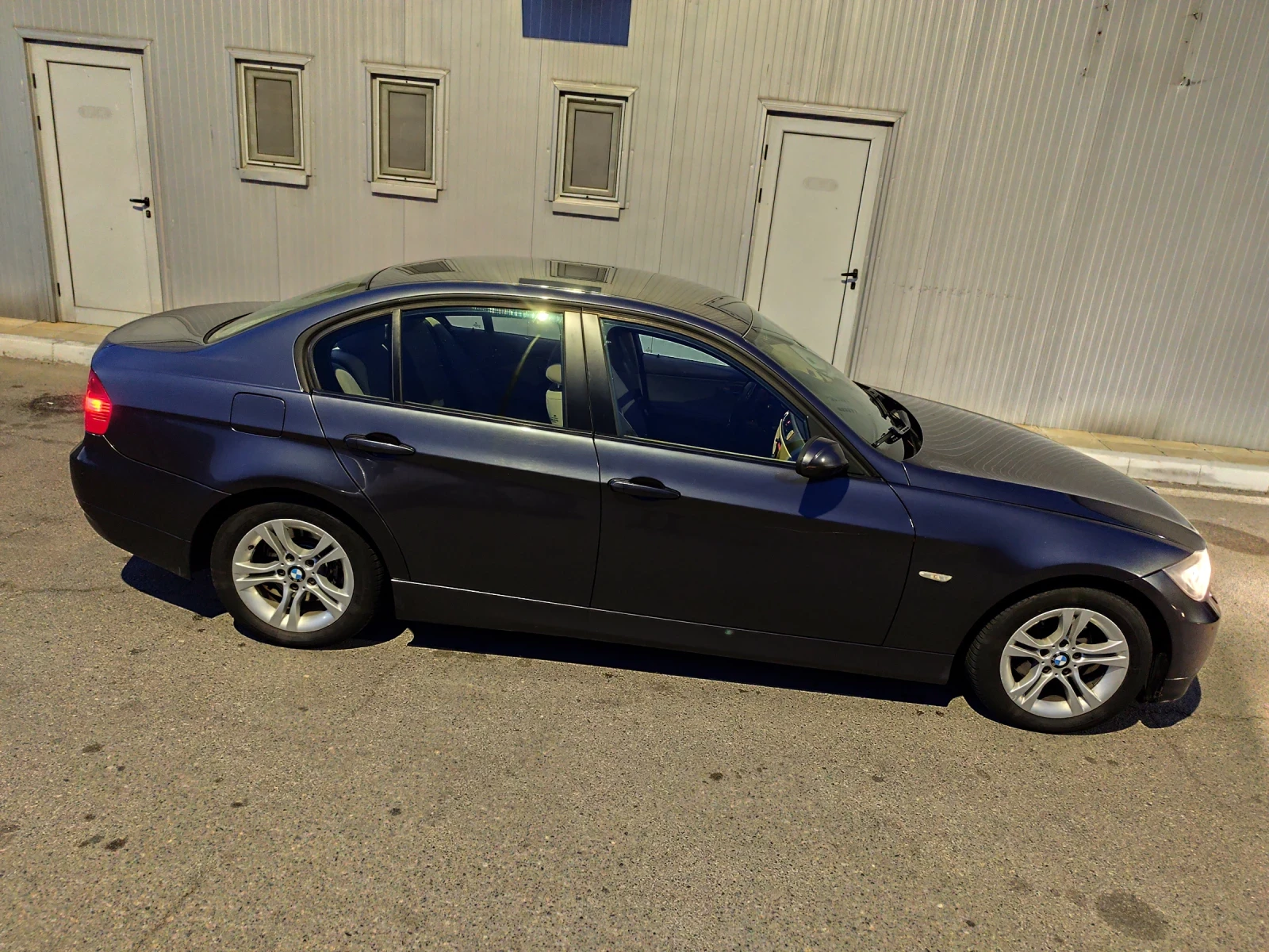 BMW 320 2.0 D E90 163 k.c. - изображение 4