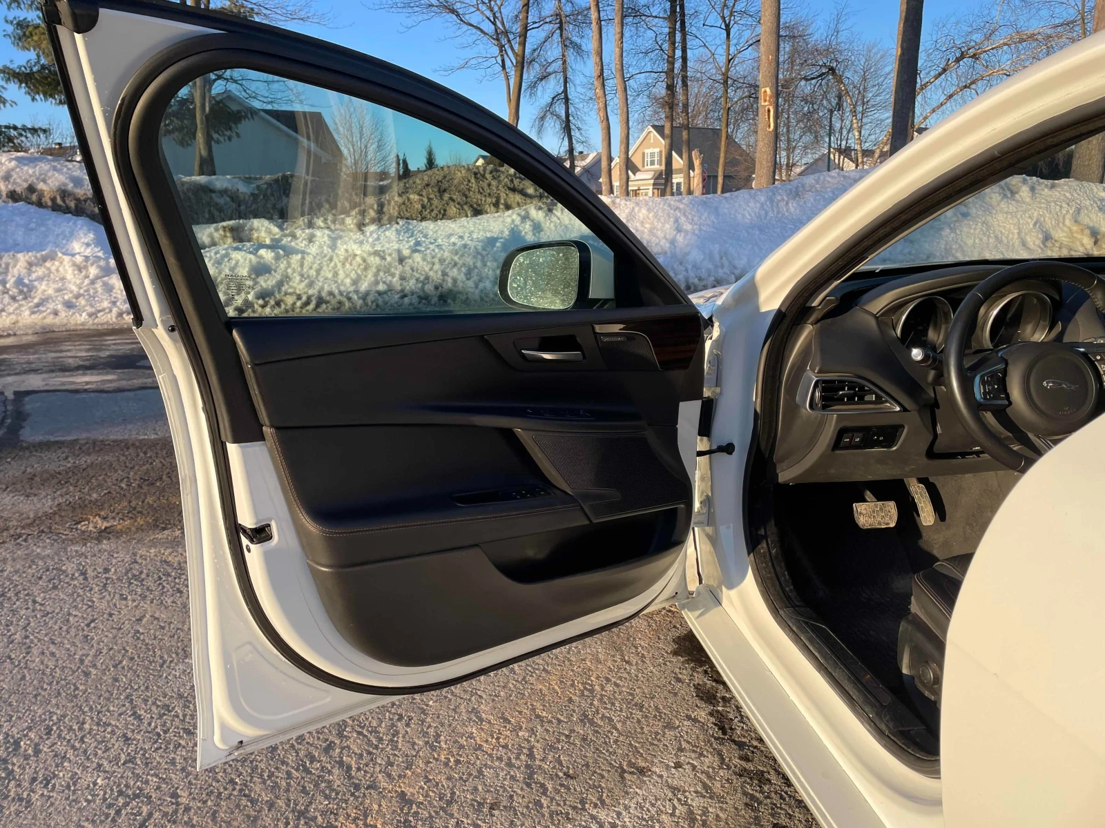 Jaguar XE Prestige * * CARFAX * * АВТО КРЕДИТ * *  - изображение 5