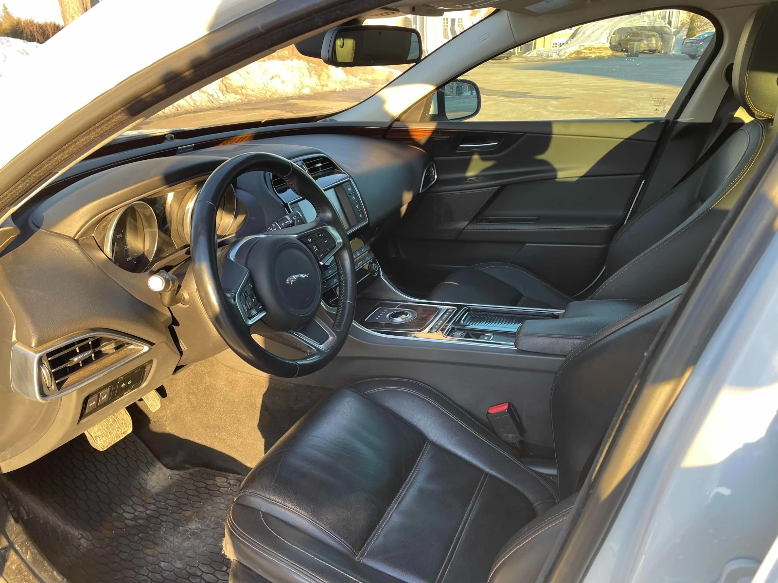 Jaguar XE Prestige * * CARFAX * * АВТО КРЕДИТ * * , снимка 11 - Автомобили и джипове - 53721868