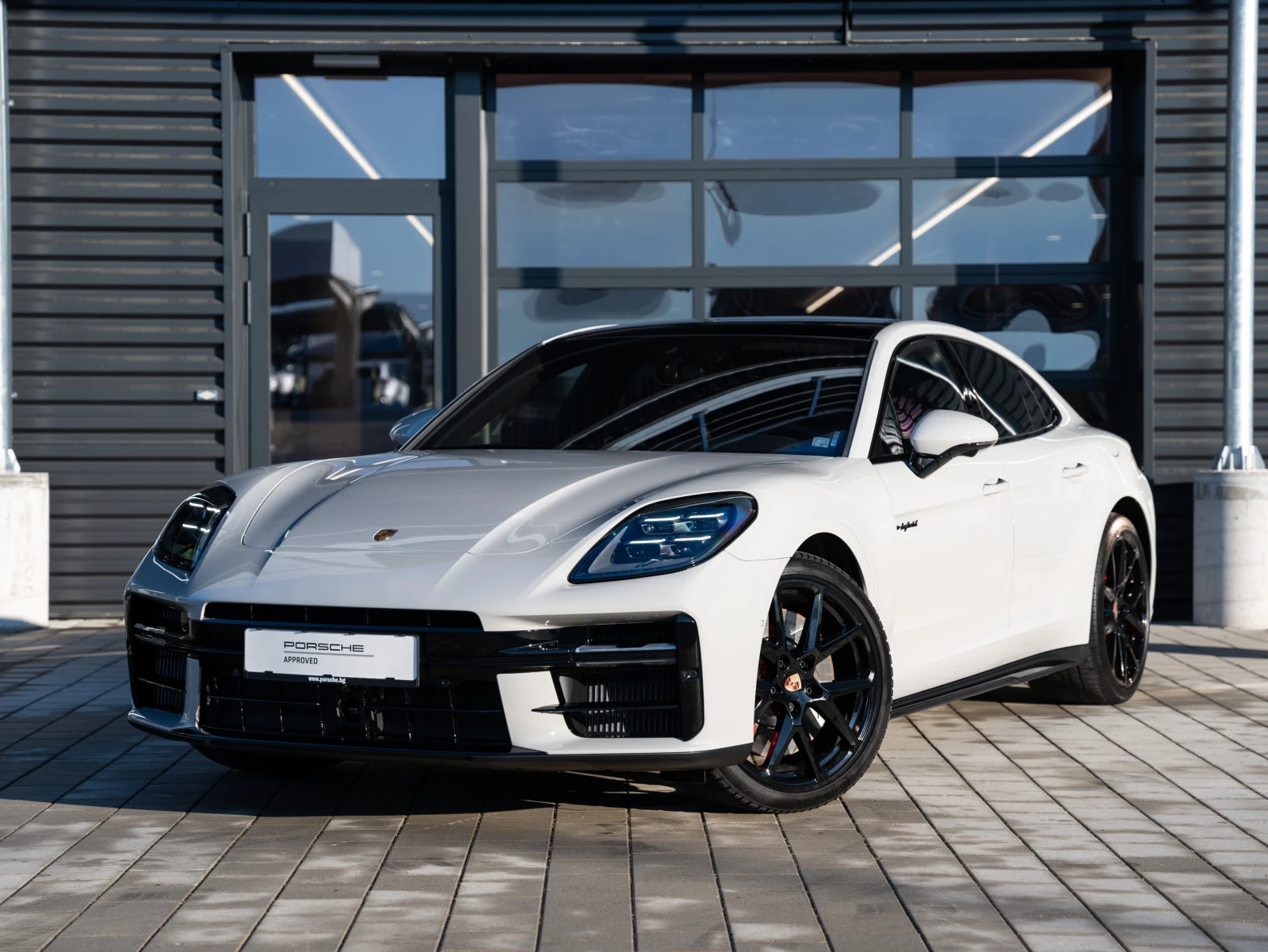 Porsche Panamera 4S E-Hybrid | Auto.bg — изображение 1
