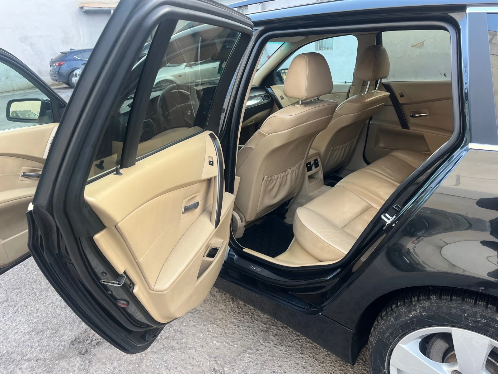 BMW 530 xDrive, снимка 11 - Автомобили и джипове - 53910337