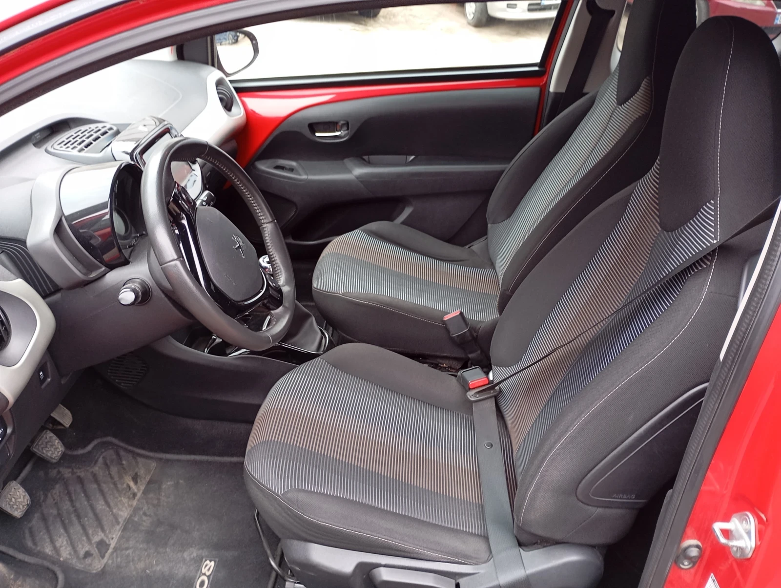 Peugeot 108 Лек  М1, снимка 9 - Автомобили и джипове - 53935231