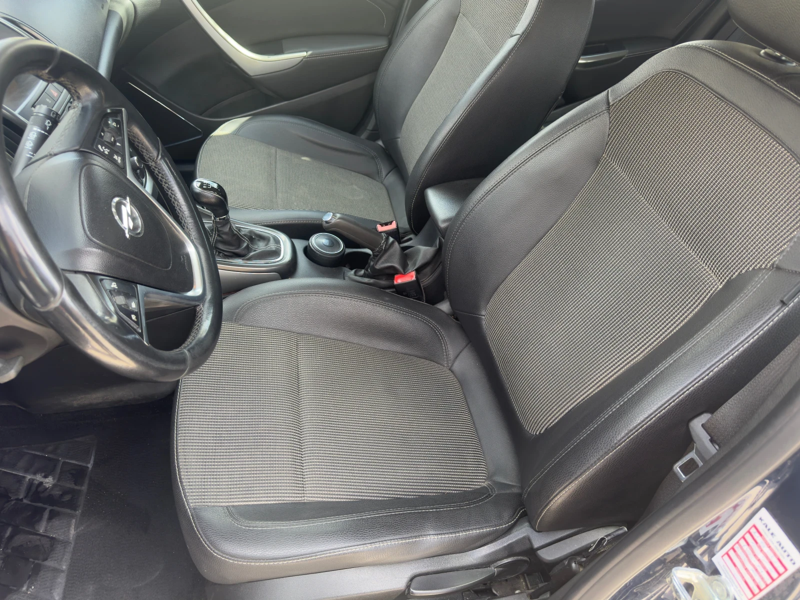 Opel Astra Sports Tourer, снимка 5 - Автомобили и джипове - 54096888