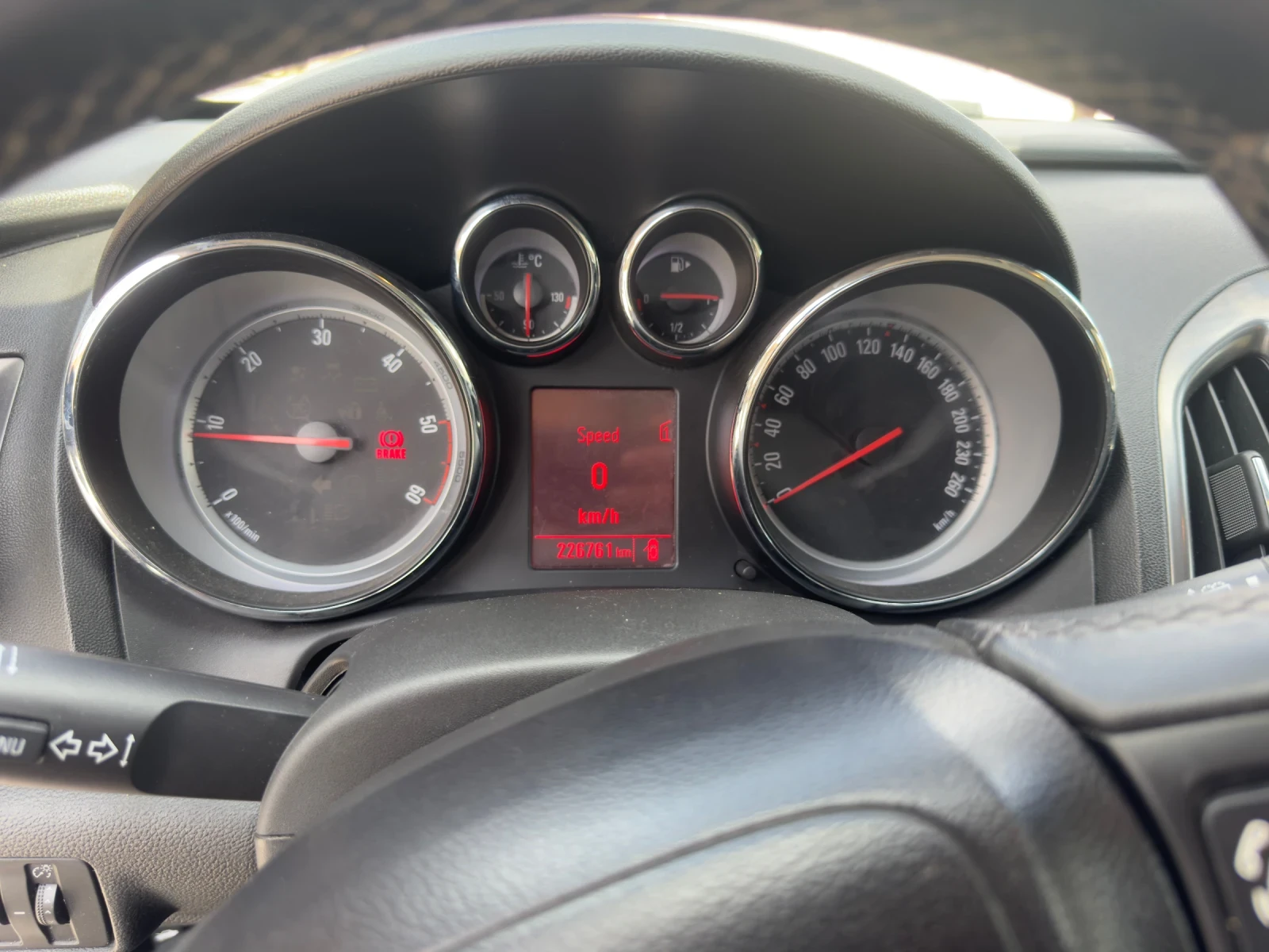 Opel Astra Sports Tourer, снимка 7 - Автомобили и джипове - 54096888