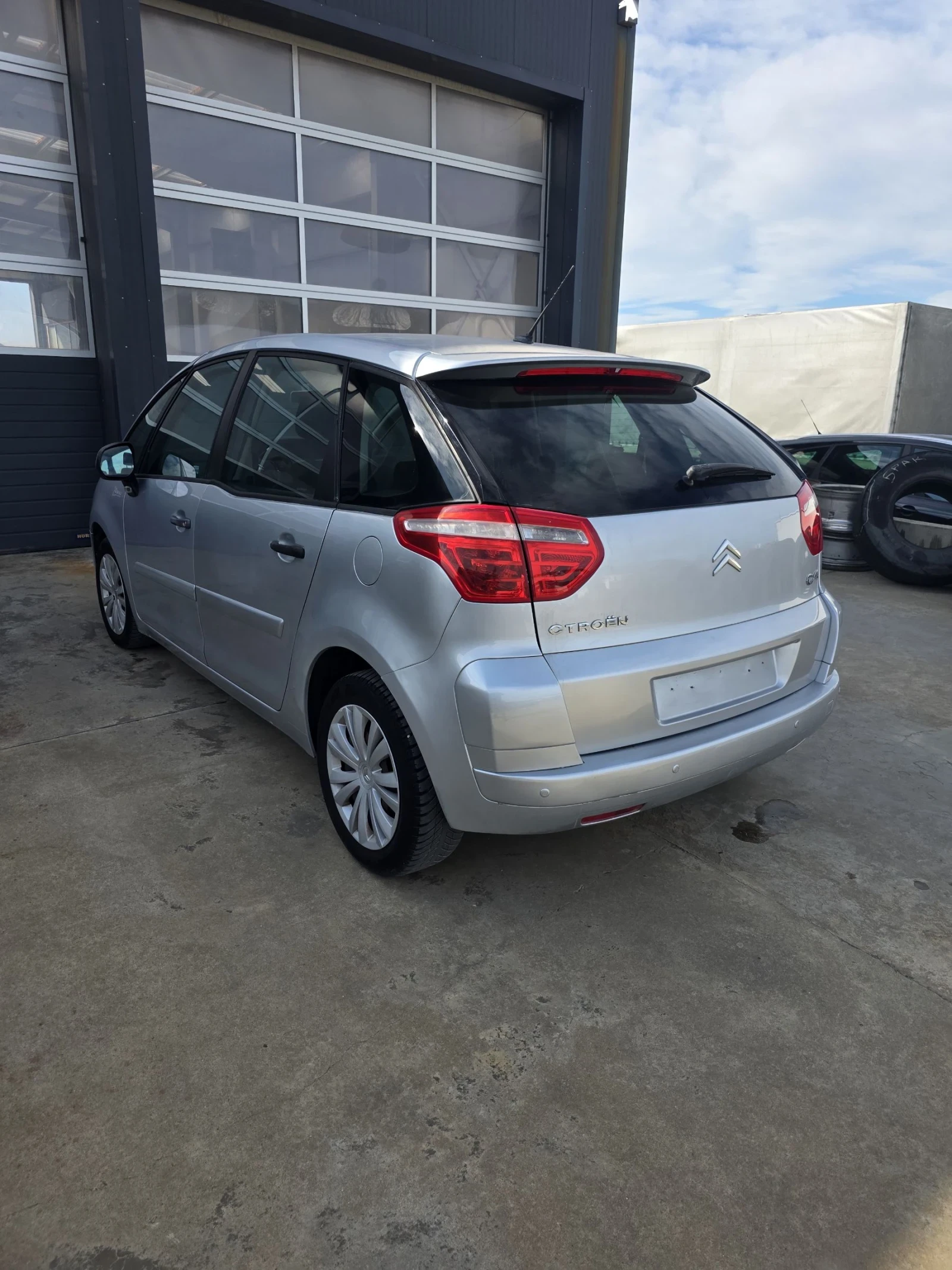 Citroen C4 Picasso, снимка 11 - Автомобили и джипове - 54128488