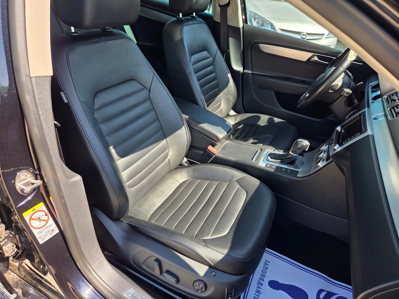 VW Passat 2.0 TDI 177 k.c 4M Highline Швейцария, снимка 12 - Автомобили и джипове - 54309821