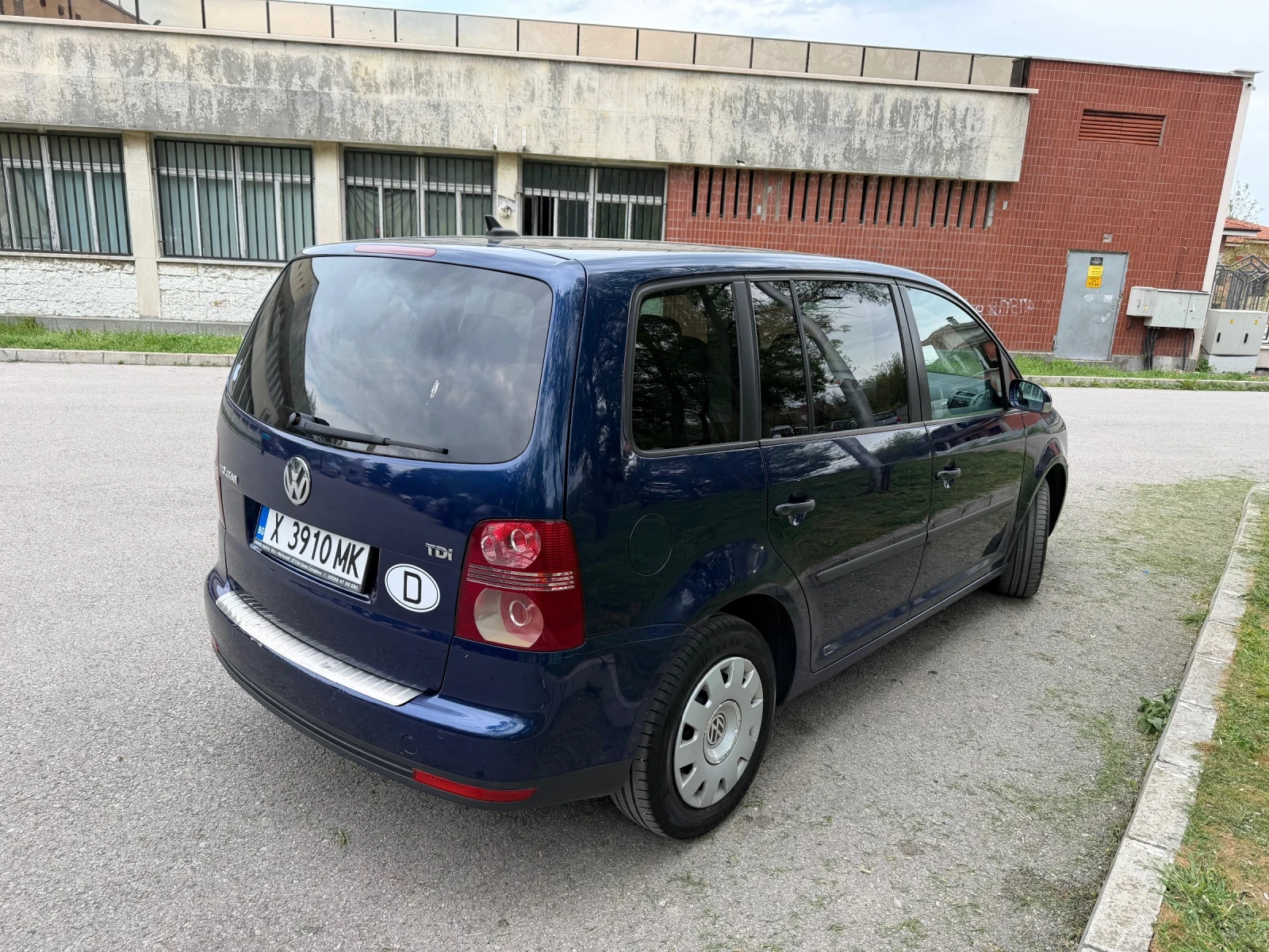 VW Touran 1.9TDI, снимка 3 - Автомобили и джипове - 54359396