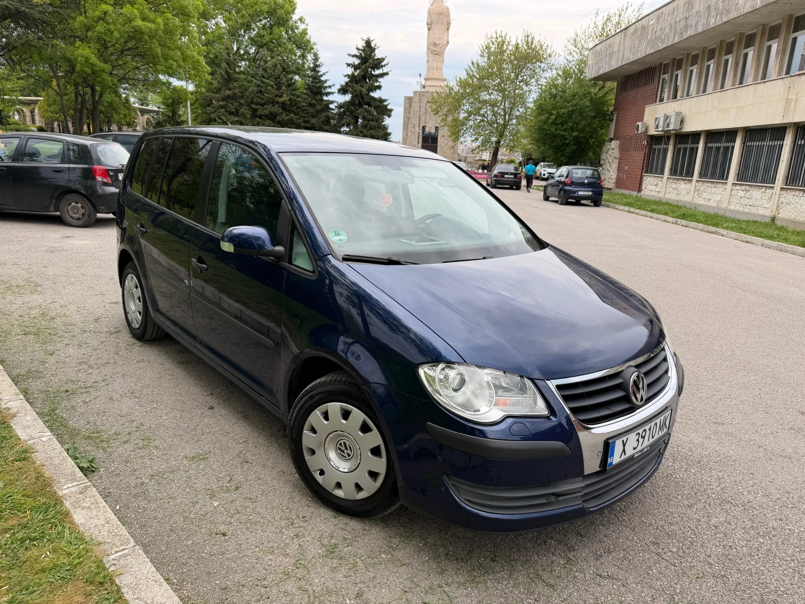 VW Touran 1.9TDI, снимка 4 - Автомобили и джипове - 54359396