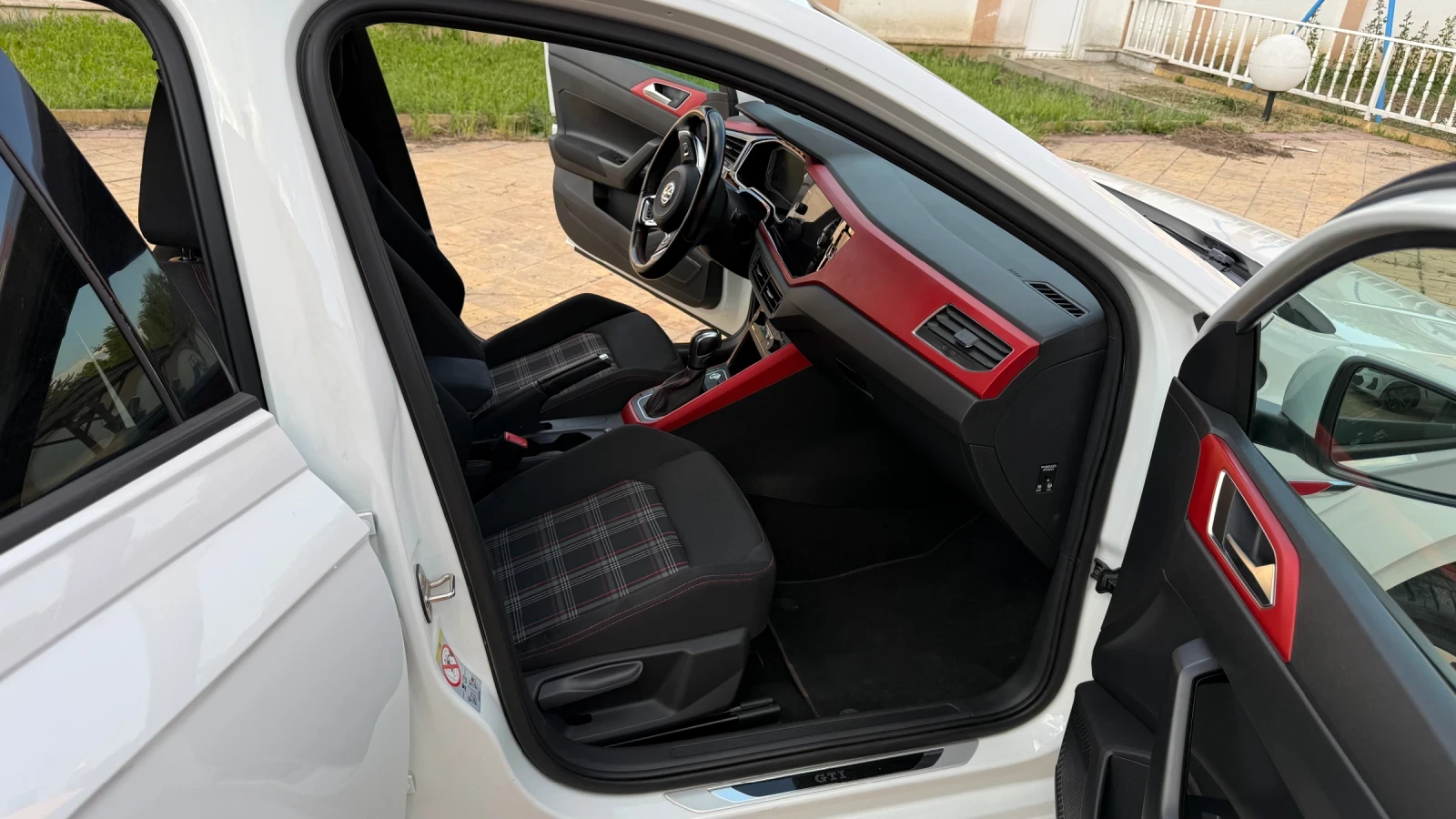 VW Polo GTI, снимка 13 - Автомобили и джипове - 54693648