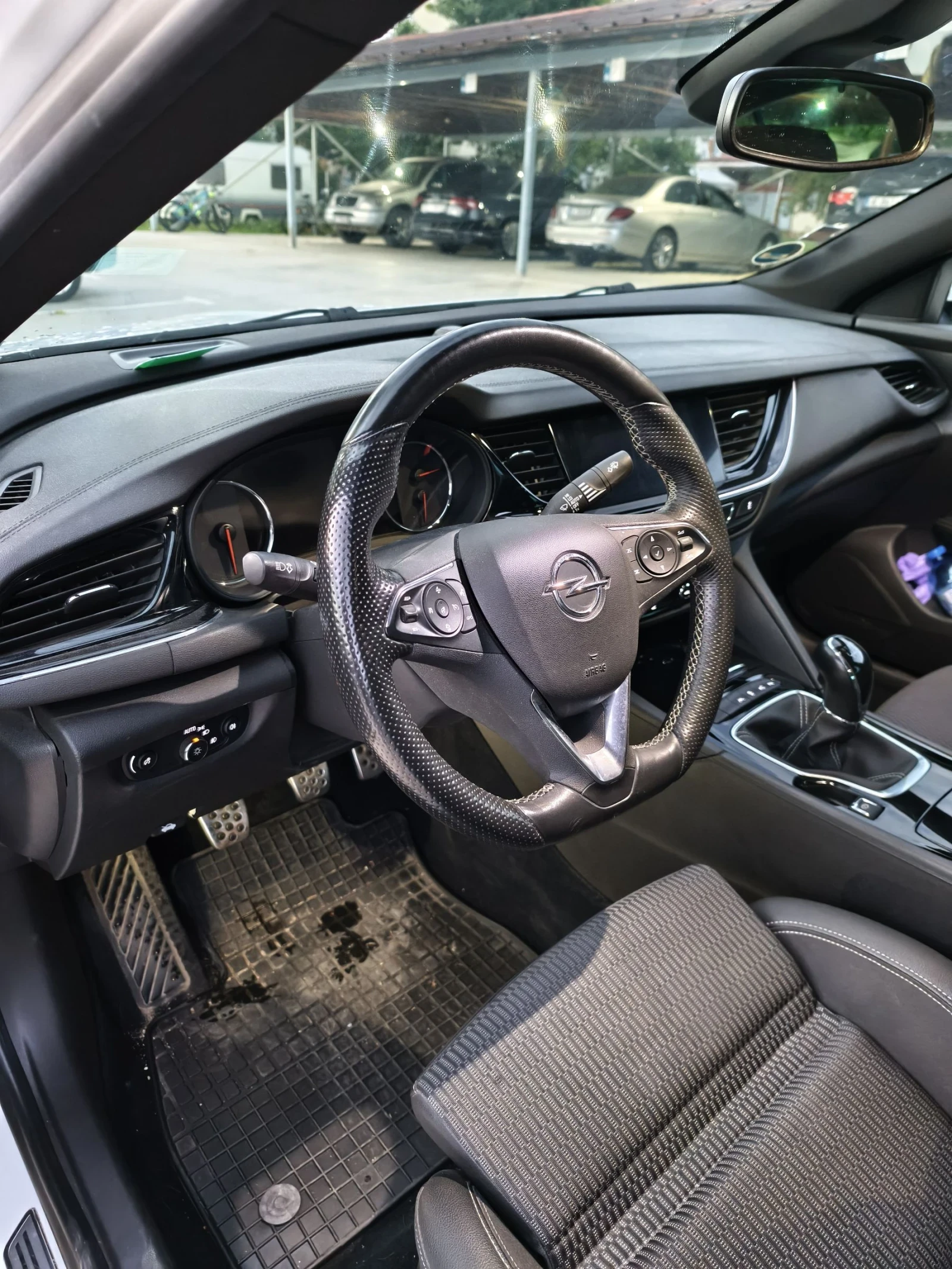Opel Insignia, снимка 17 - Автомобили и джипове - 54797549