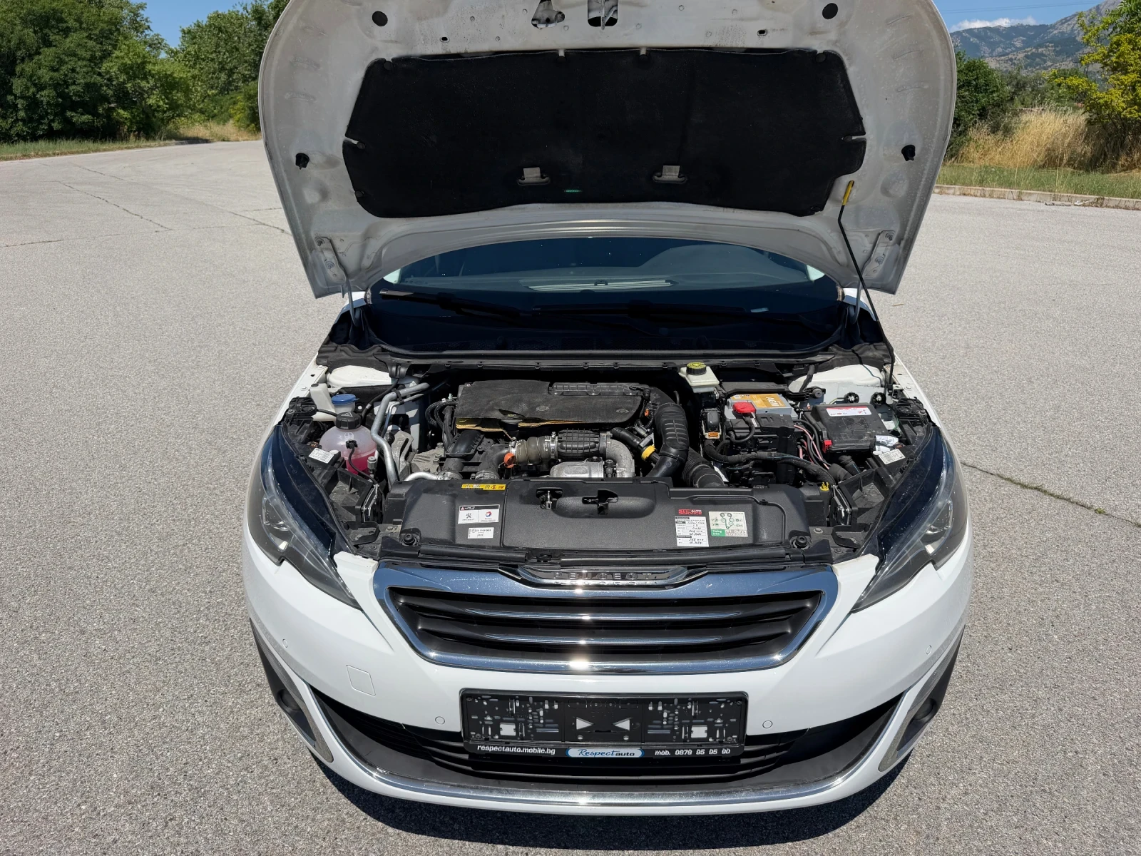 Peugeot 308 * Distronic* Keyless* Panorama, снимка 8 - Автомобили и джипове - 54858586
