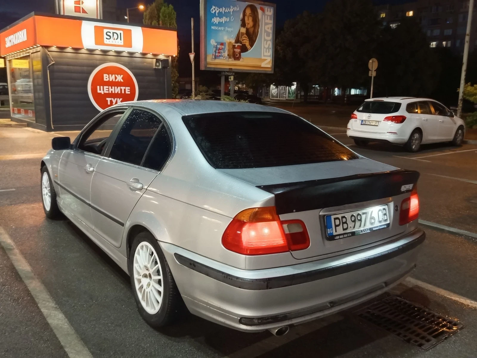 BMW 320, снимка 2 - Автомобили и джипове - 55148600