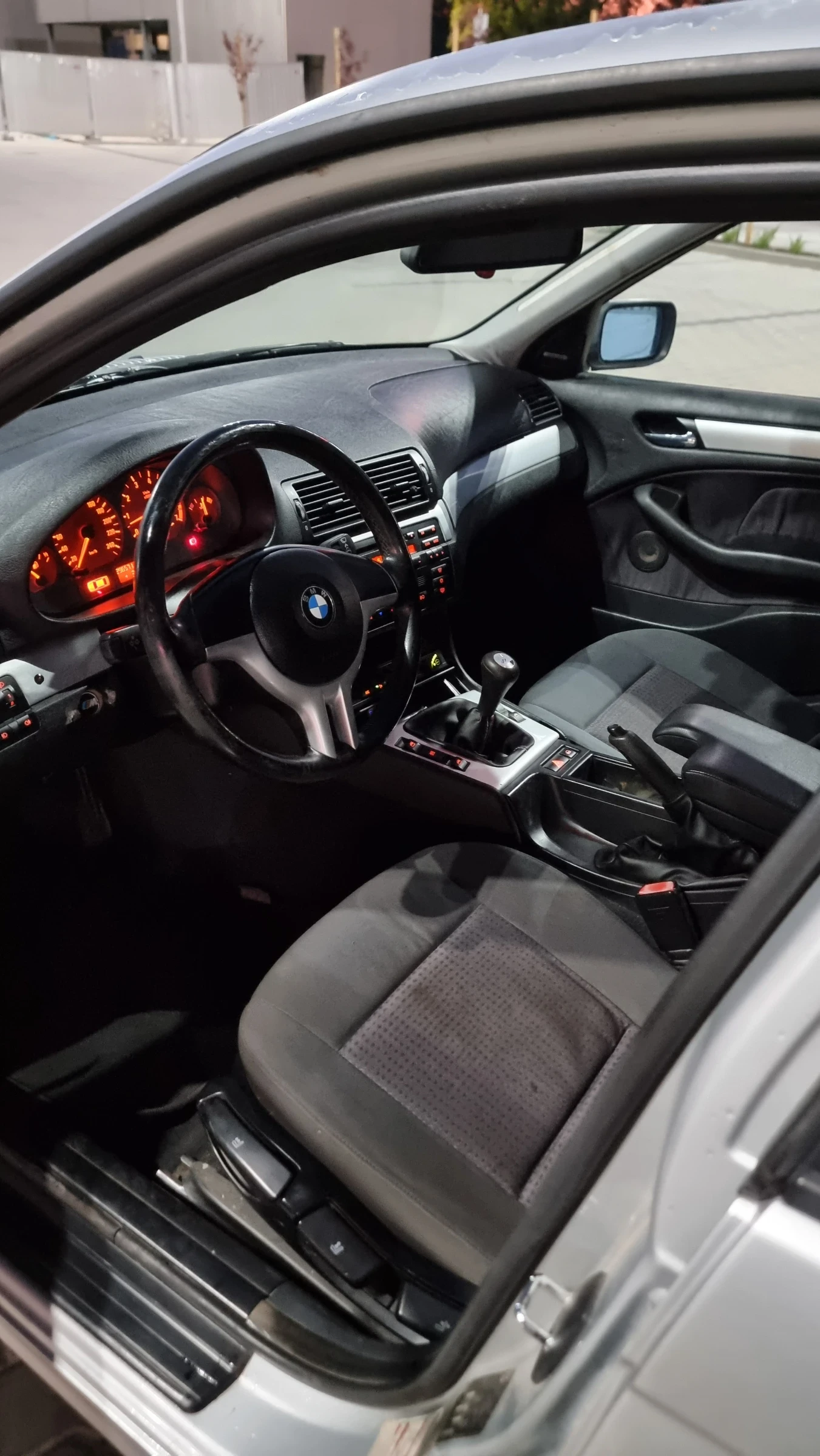 BMW 318 Газ/Бензин Harman/Kardon, снимка 10 - Автомобили и джипове - 55468221