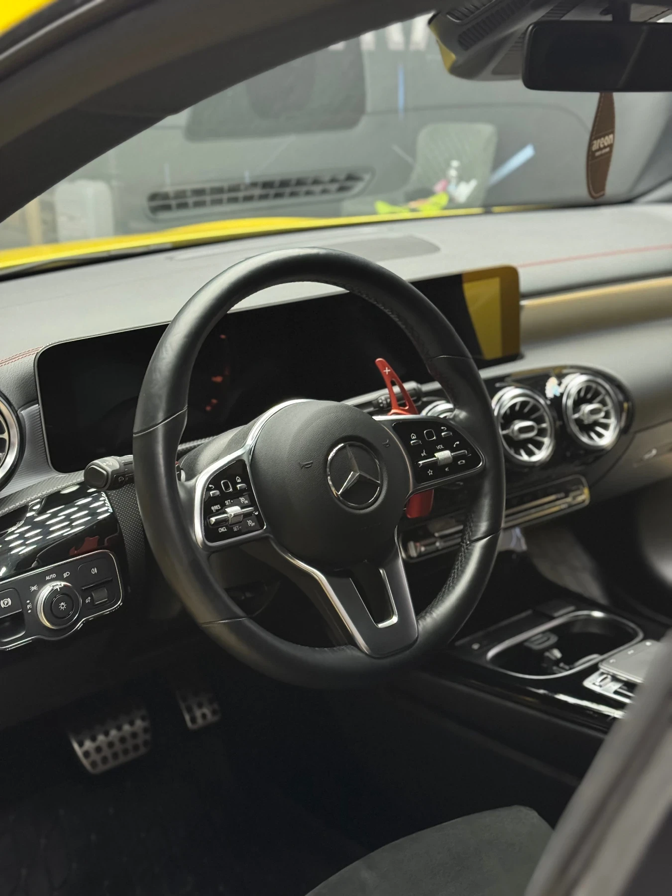 Mercedes-Benz CLA 250, снимка 10 - Автомобили и джипове - 55618778