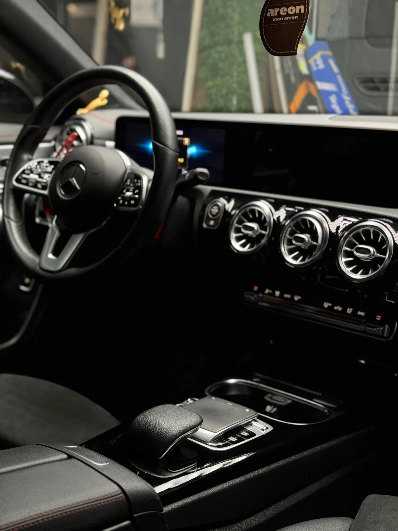 Mercedes-Benz CLA 250, снимка 9 - Автомобили и джипове - 55618778