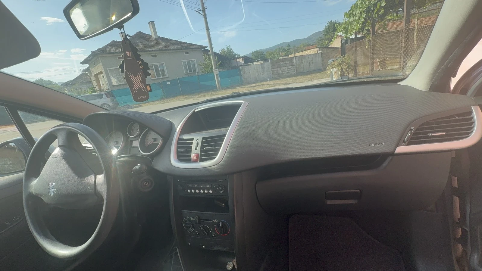 Peugeot 207, снимка 8 - Автомобили и джипове - 55879535