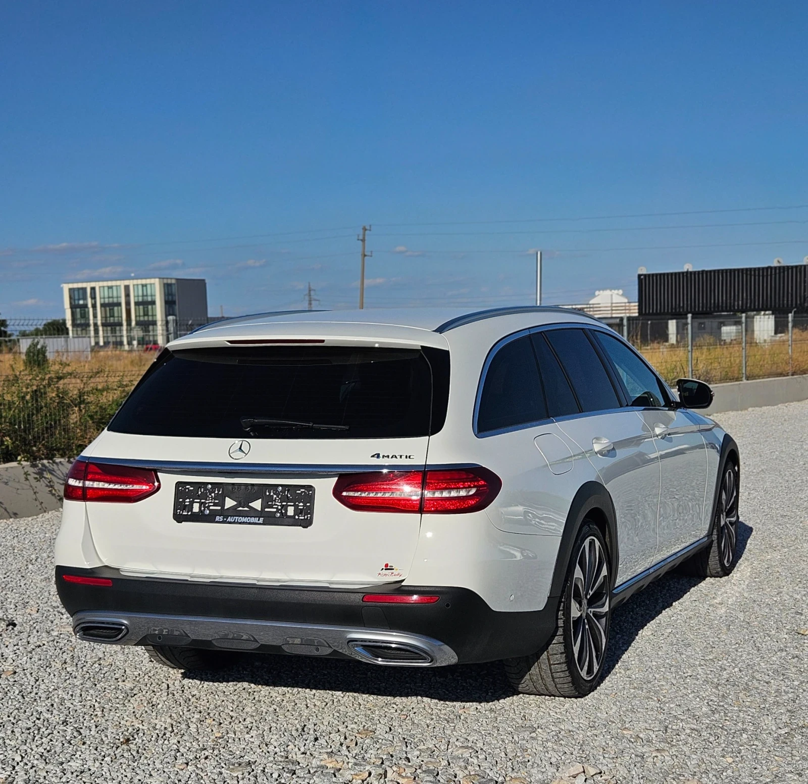 Mercedes-Benz E 220 Капарирана/Продадена , снимка 6 - Автомобили и джипове - 55949911