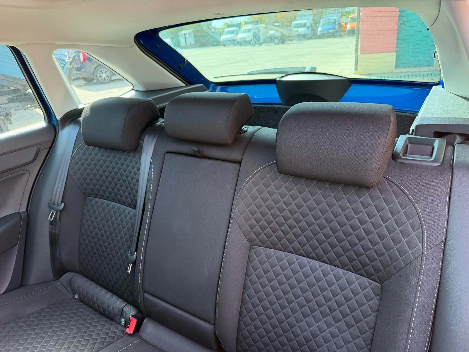 Skoda Rapid 1.4 TDI EDITION* NAVI* Xenon* ParkPilot* Panorama | Mobile.bg � ����������� 12
