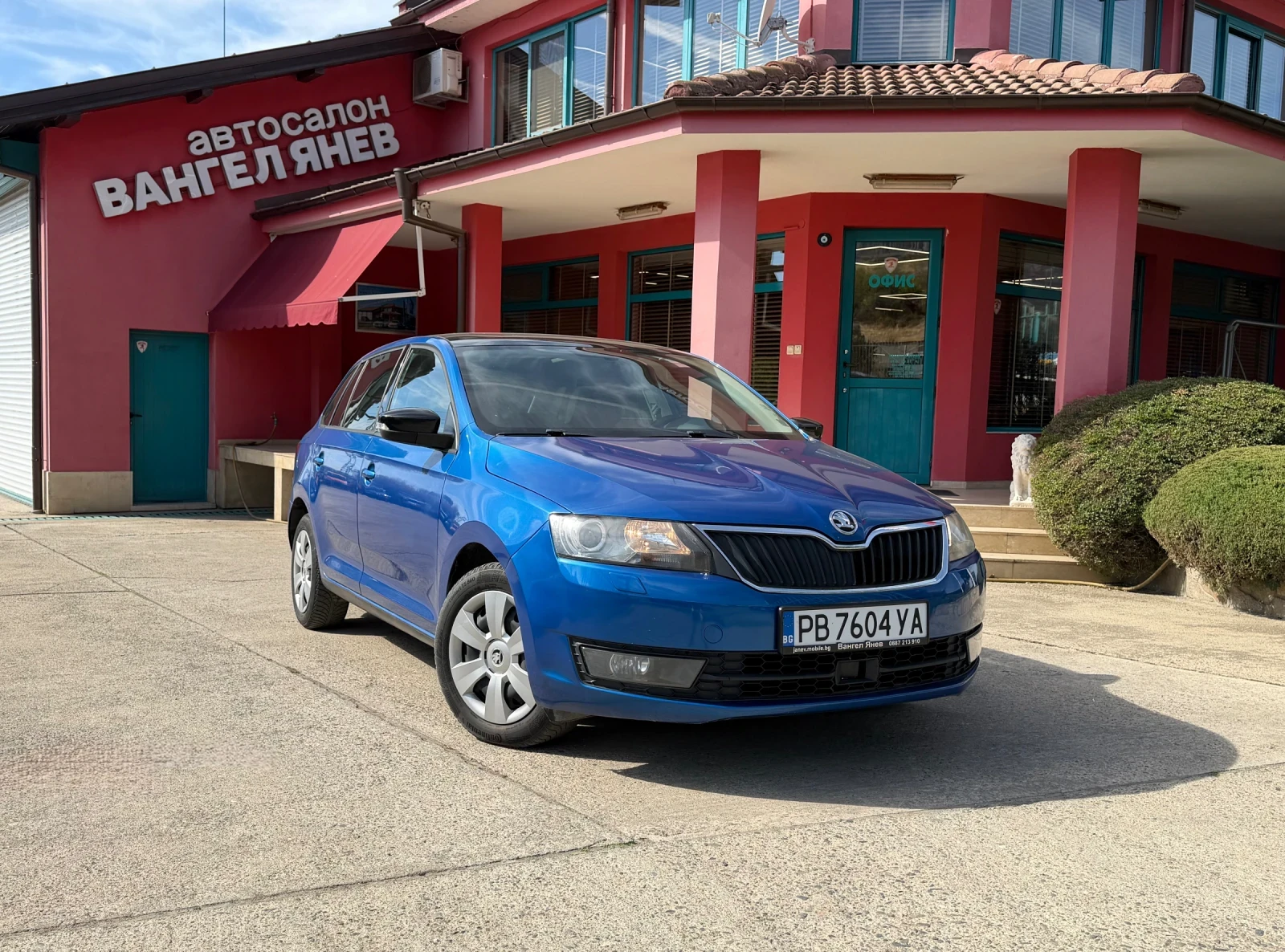 Skoda Rapid 1.4 TDI EDITION* NAVI* Xenon* ParkPilot* Panorama